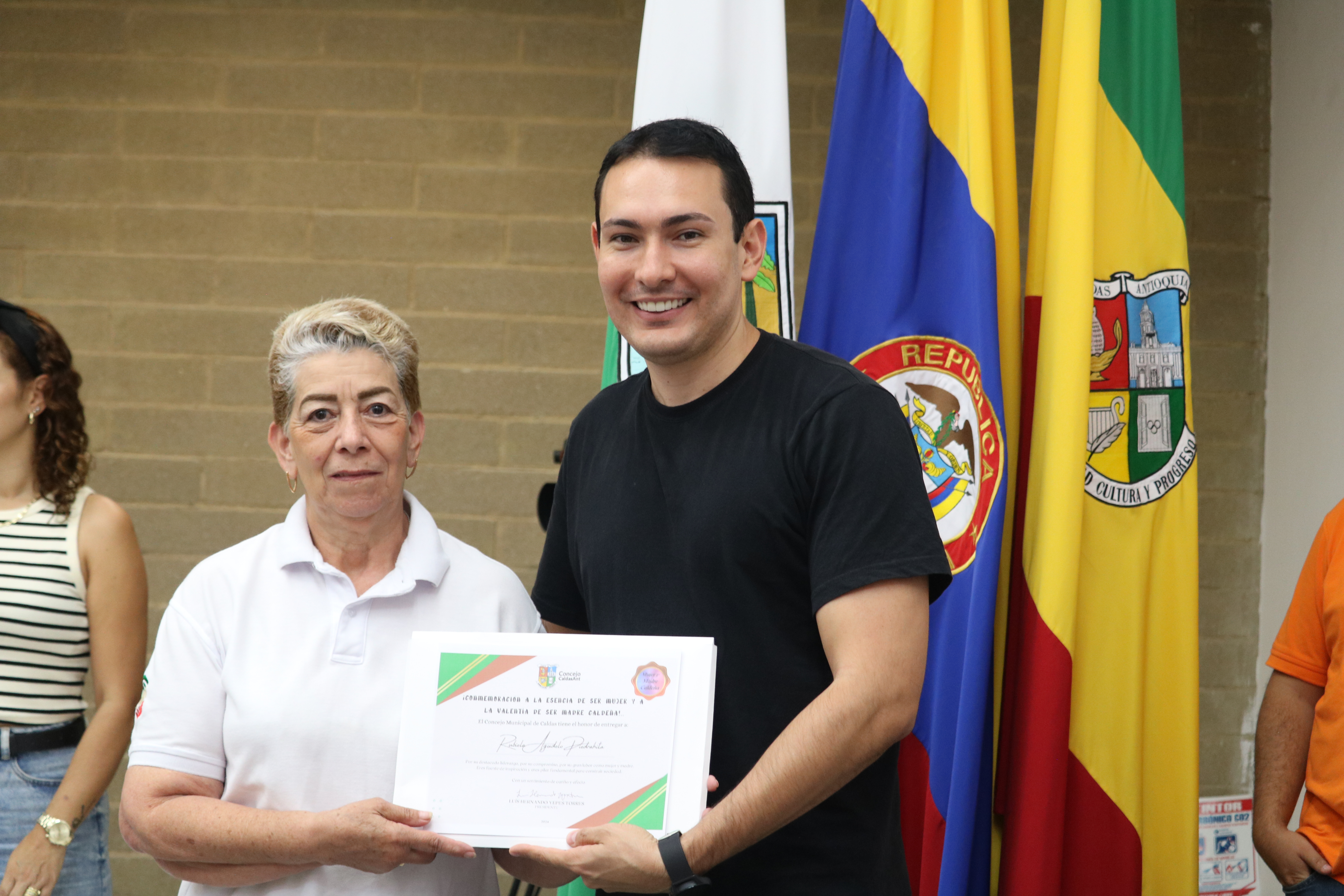 Imagen del álbum Conmemoración Mujer y Madre