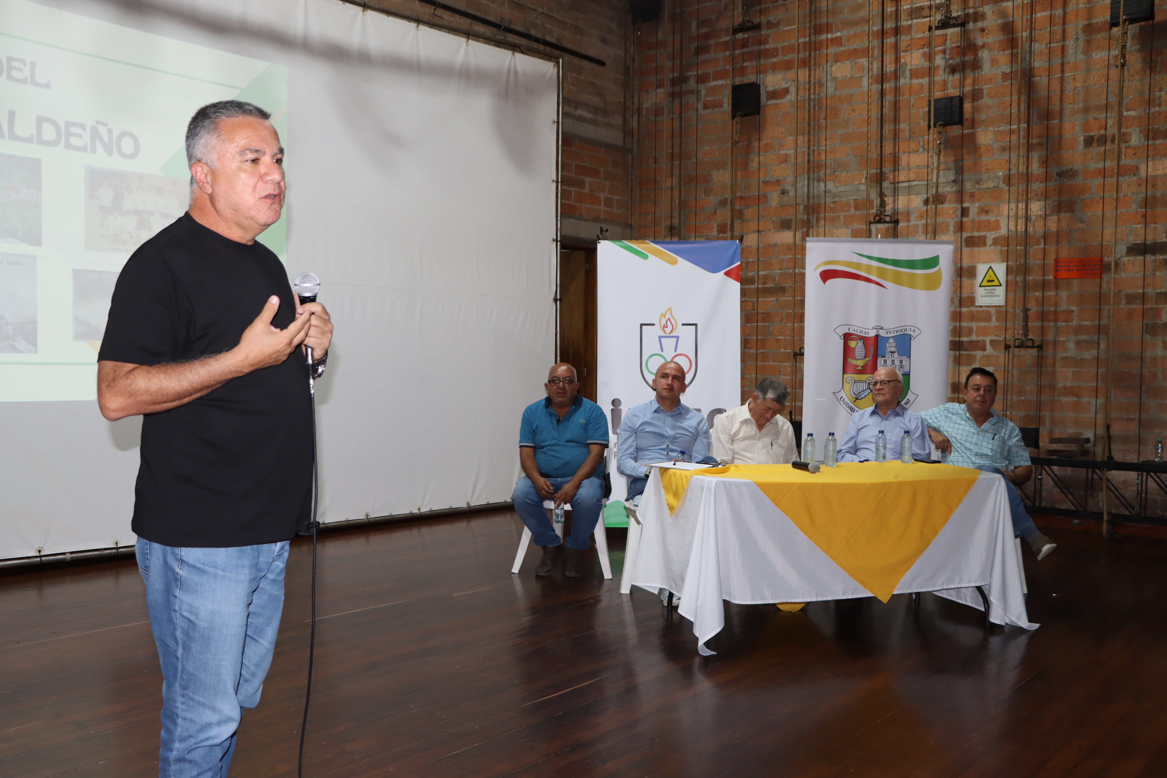 Imagen del álbum Coversatorio Fútbol Caldeño