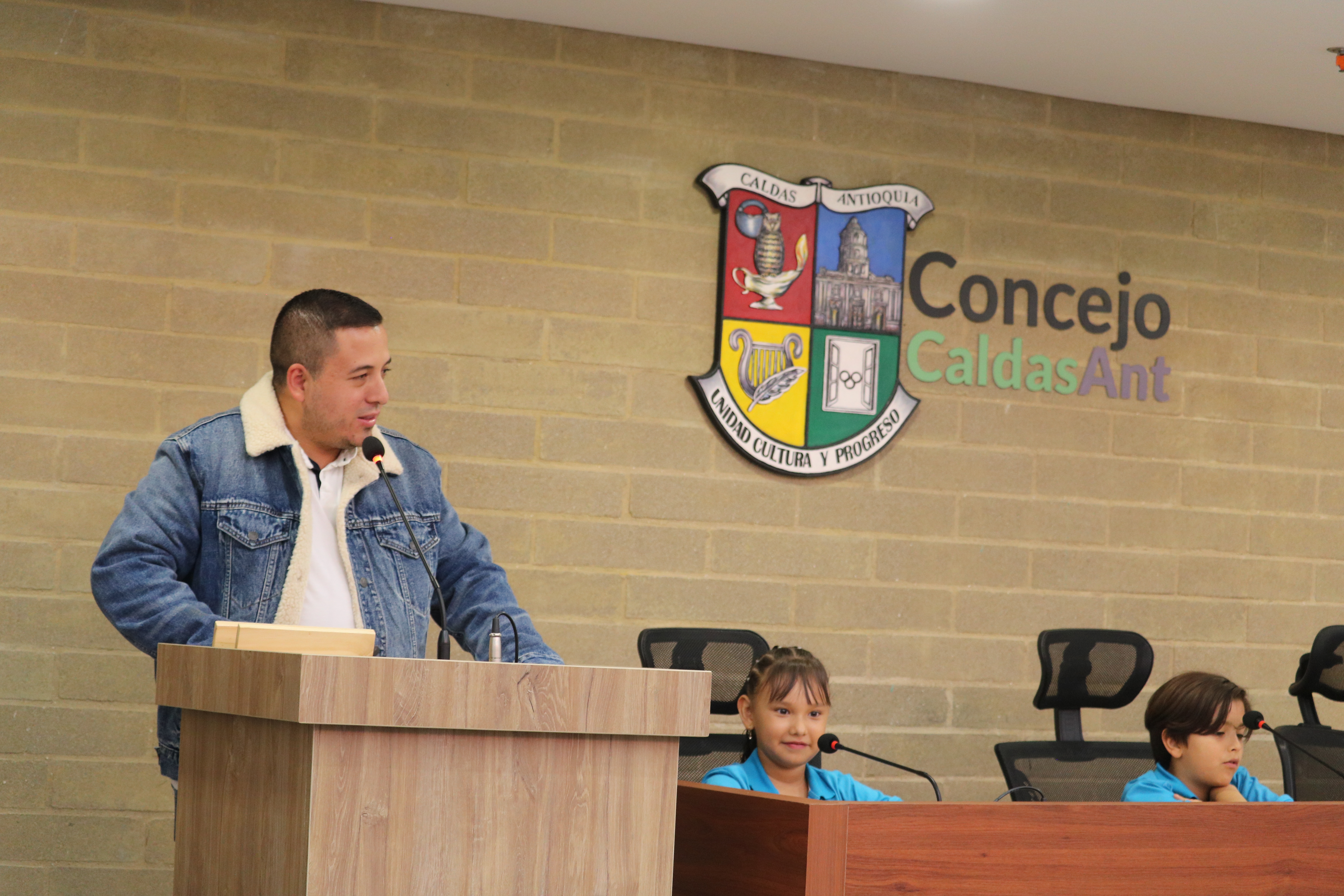 Imagen del álbum Niños, niñas y adolescentes al Concejo